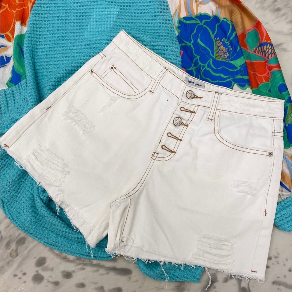 White Birch Distressed White Fly Button High Rise Shorts – Size S | NWOT